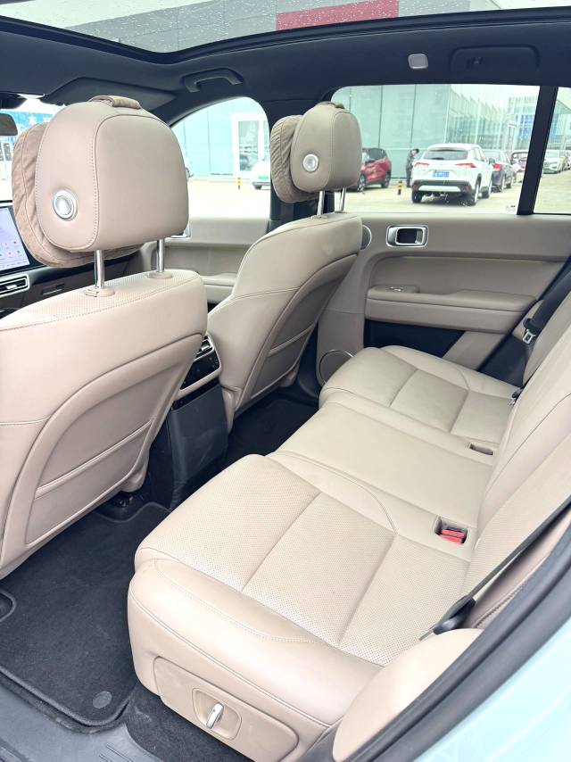 理想 L (Liter) 6 Model Year Max 智能焕新版