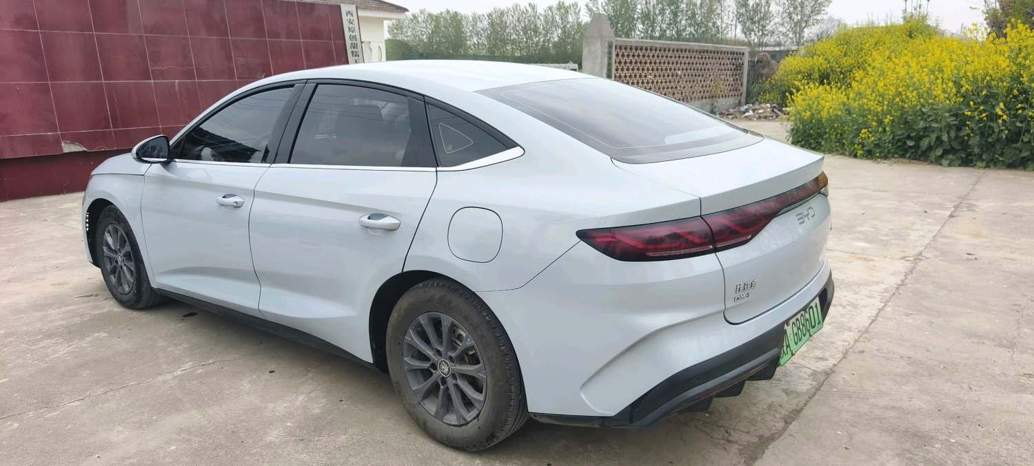 BYD L (Liter) DM i 80KM Advanced