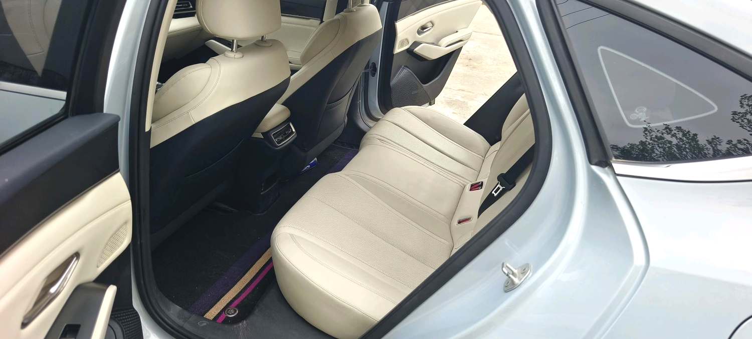 BYD L (Liter) DM i 80KM Advanced