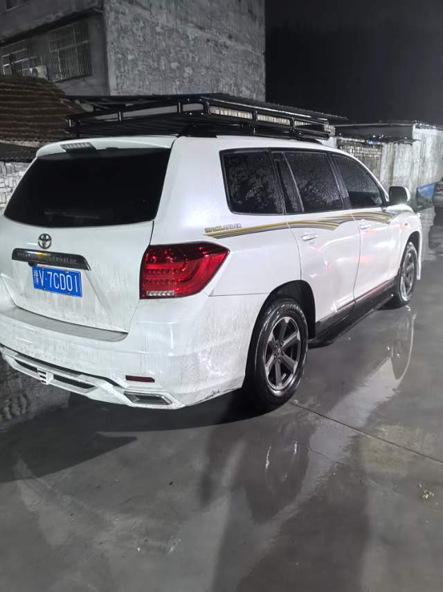 Toyota Highlander 2,7 л, 2WD, 5-местная версия Elite