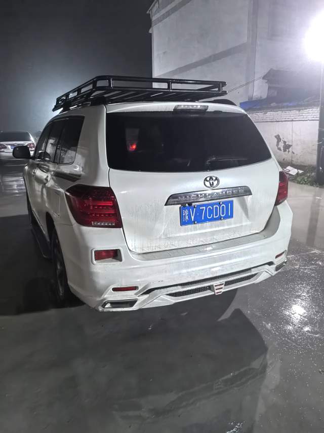 Toyota Highlander 2,7 л, 2WD, 5-местная версия Elite