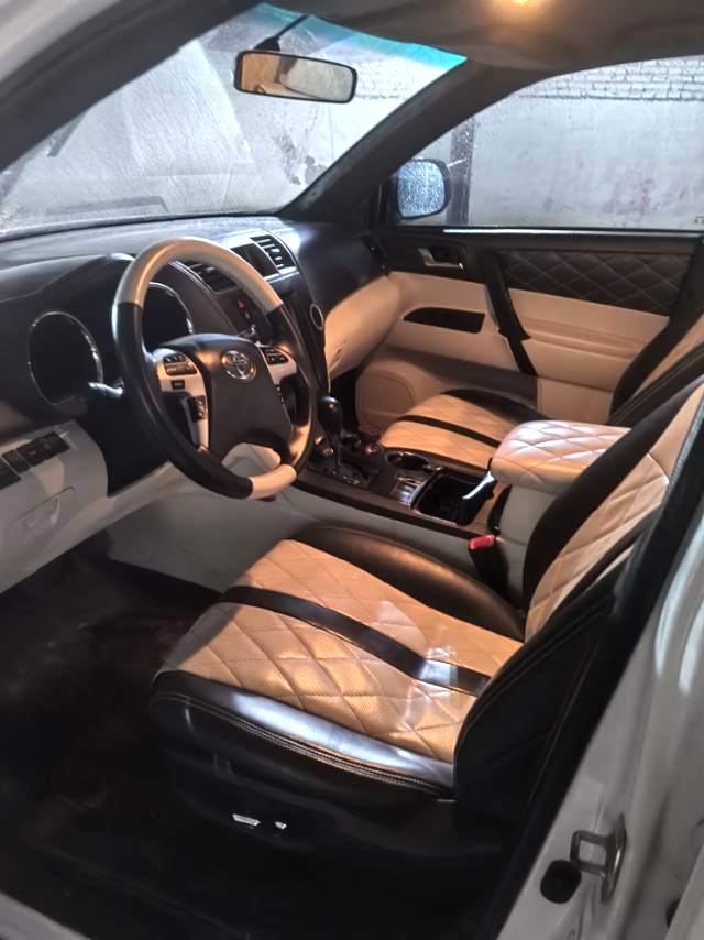 Toyota Highlander 2,7 л, 2WD, 5-местная версия Elite