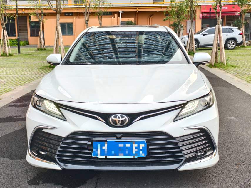 Toyota Camry 2.0G Luxury
