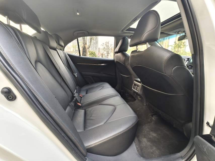 Toyota Camry 2.0G Luxury