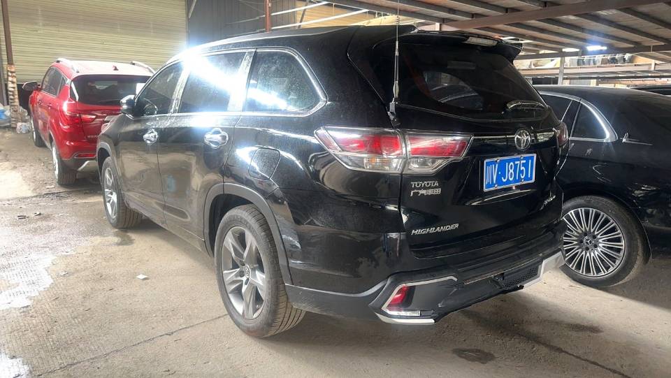 汉兰达 Model Year 2.0T 四驱豪华导航版 7 Seats