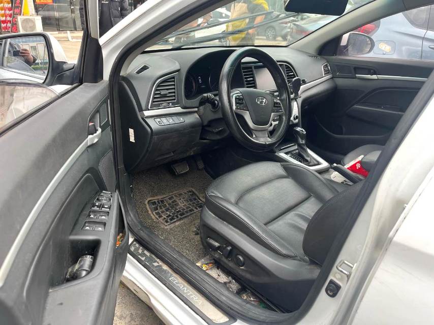 Hyundai 1.6L Automatic Luxury