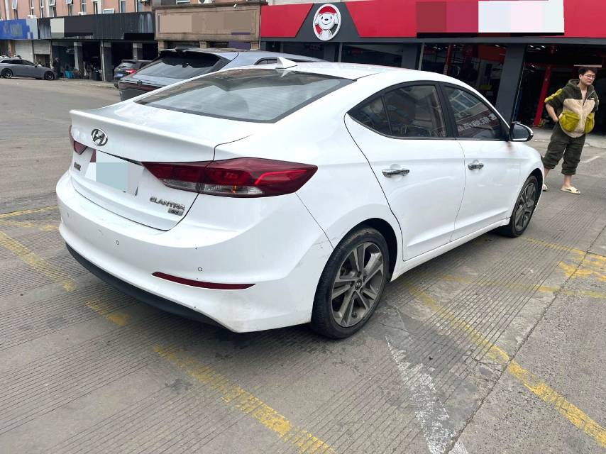 Hyundai 1.6L Automatic Luxury