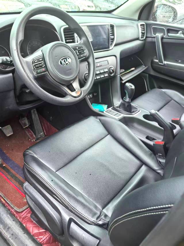 Kia KX-5 1.6T, автоматическая коробка передач, передний привод, комплектация GL