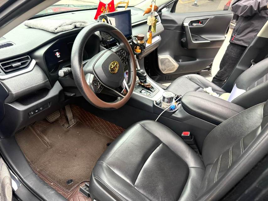 Toyota RAV 4 2.0L CVT 2WD Plus Version