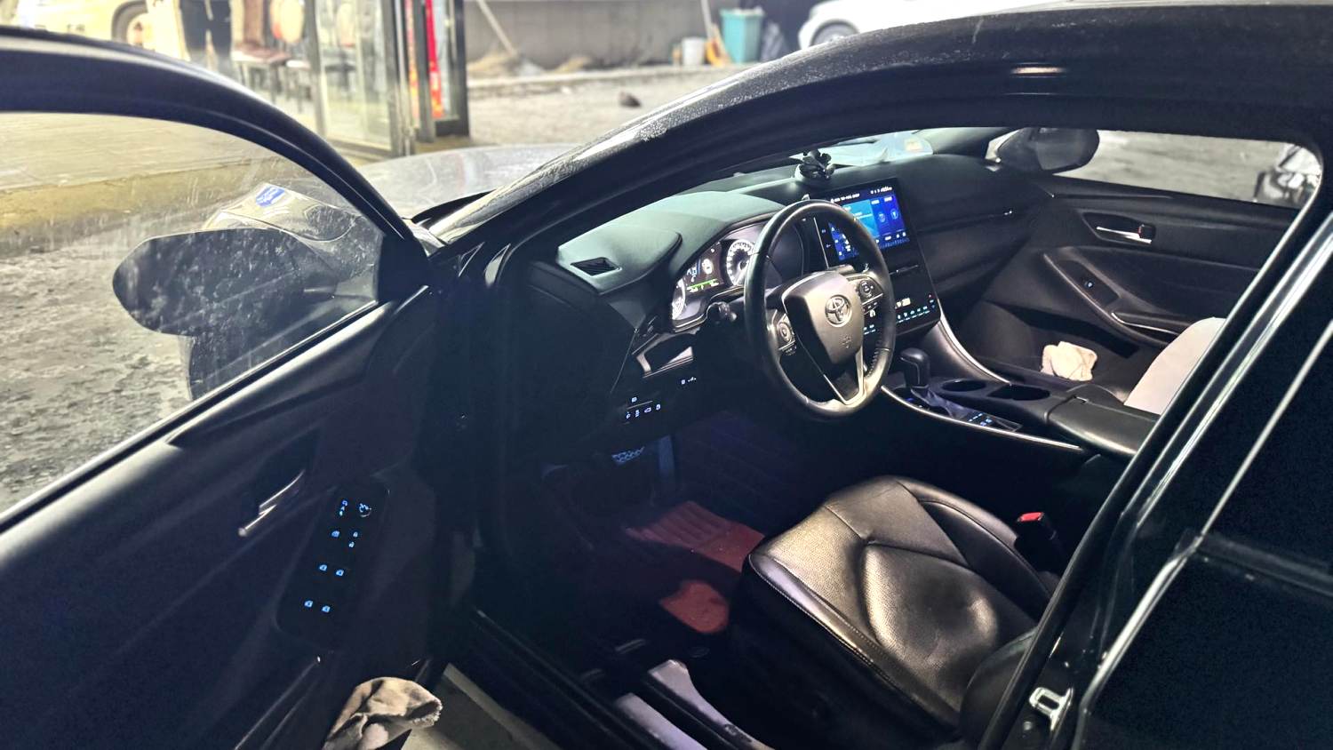 Toyota Avalon Hybrid 2.5L XLE Premium