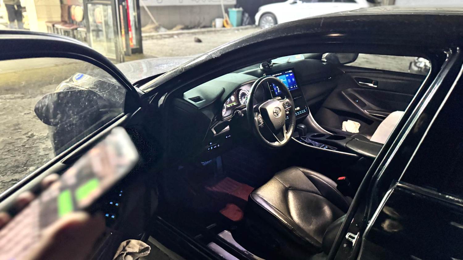 Toyota Avalon Hybrid 2.5L XLE Premium