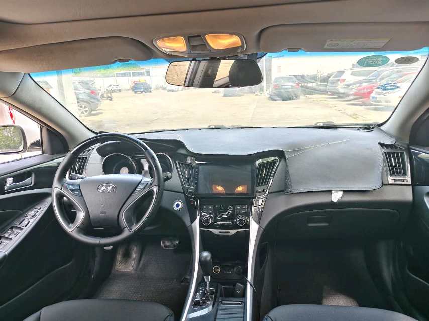 Hyundai 2.4L AutomaticLuxury V