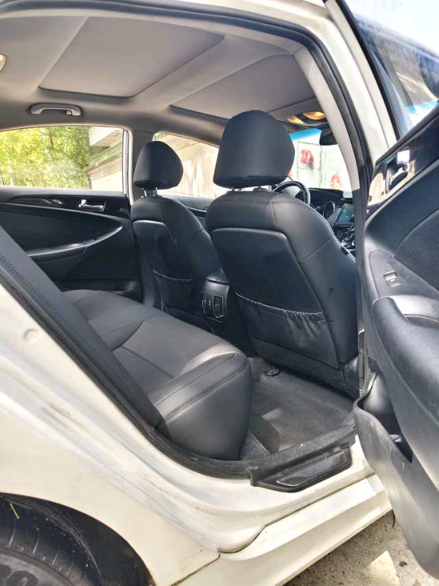 Hyundai 2.4L AutomaticLuxury V
