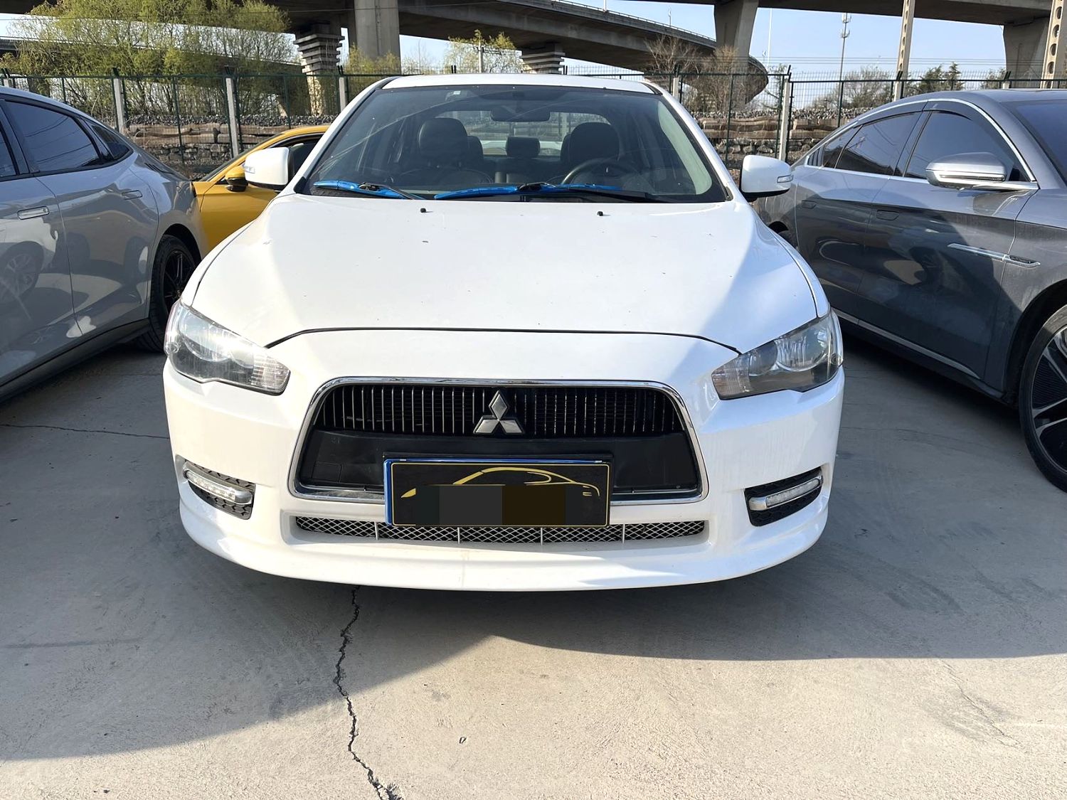 Mitsubishi 1.8L Manual V