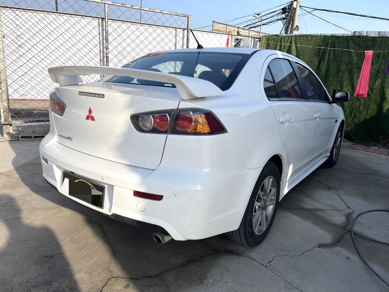Mitsubishi 1.8L Manual V
