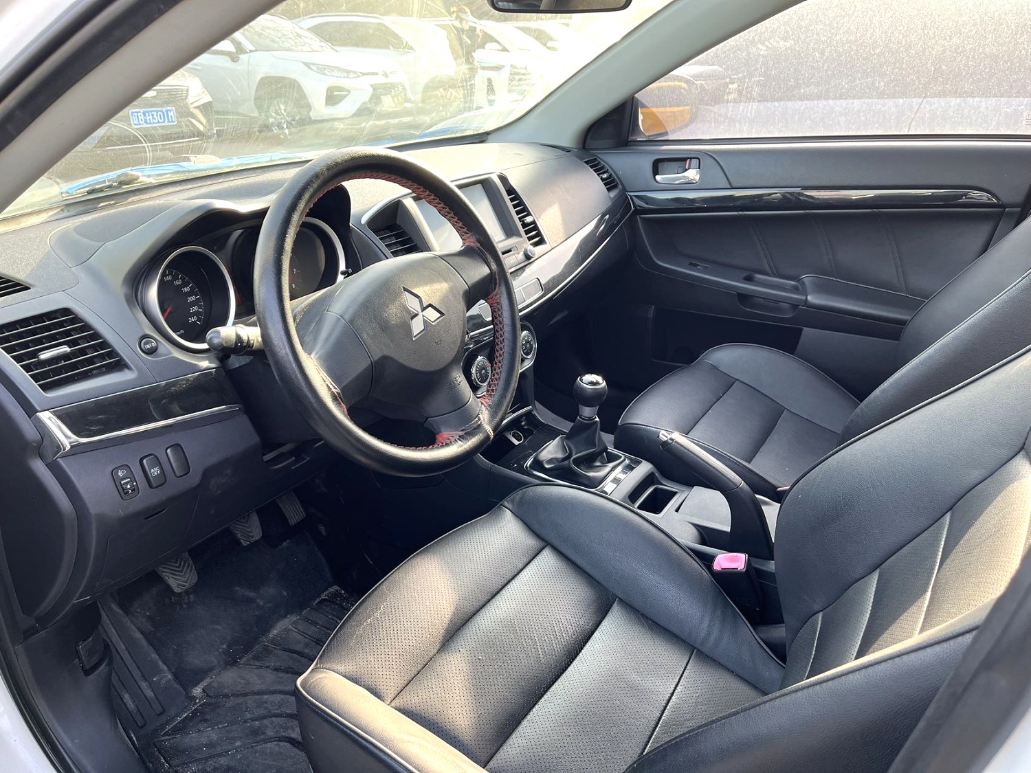Mitsubishi 1.8L Manual V