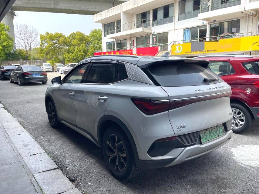 BYD PLUS 430KM