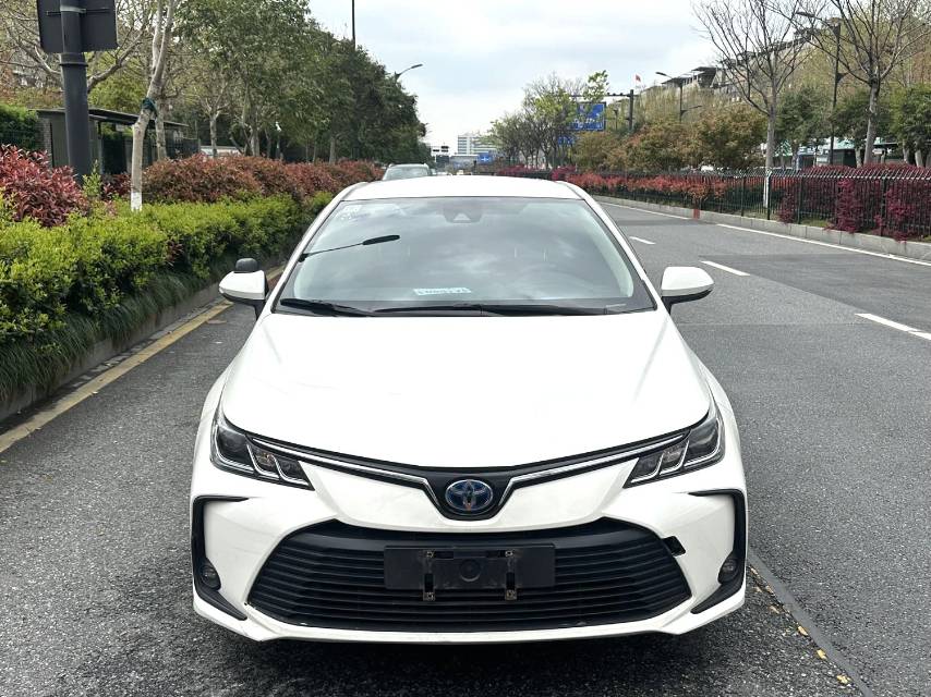 卡罗拉 Model Year 双擎 1.8L E CVT 先锋版