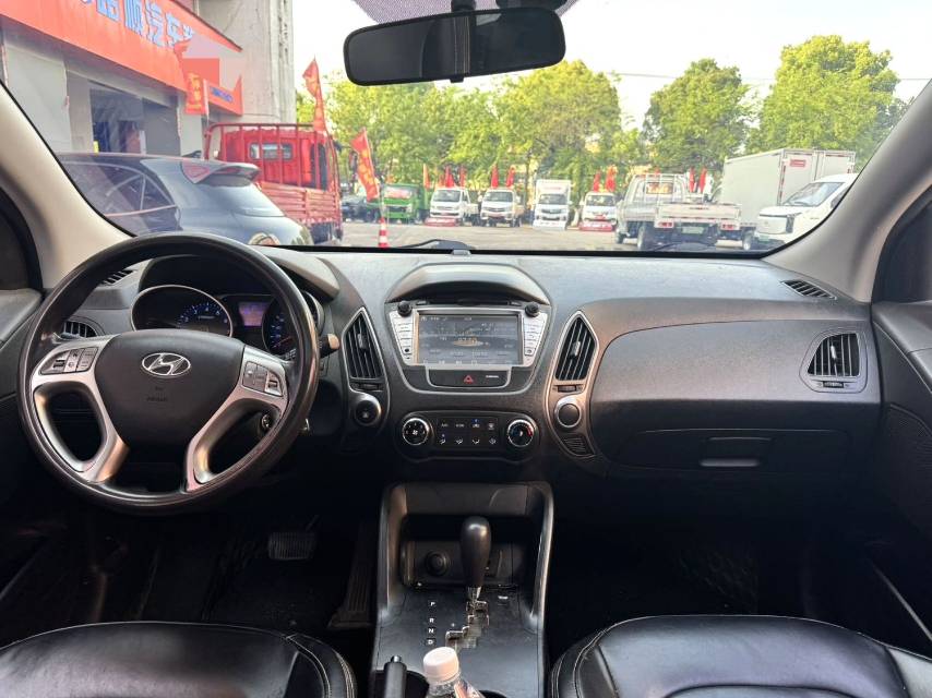 北京现代 ix 35 Model Year 2.0L 自动两驱舒适型 国 V