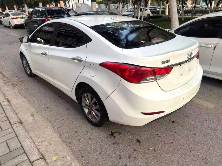 Hyundai 1,6 л, автоматическая коробка передач