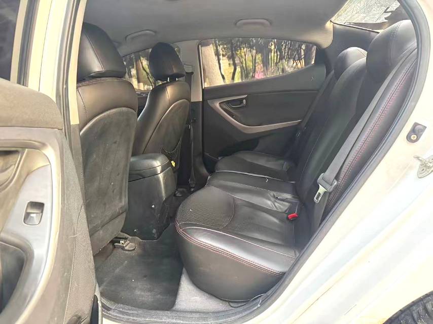 Hyundai 1,6 л, автоматическая коробка передач