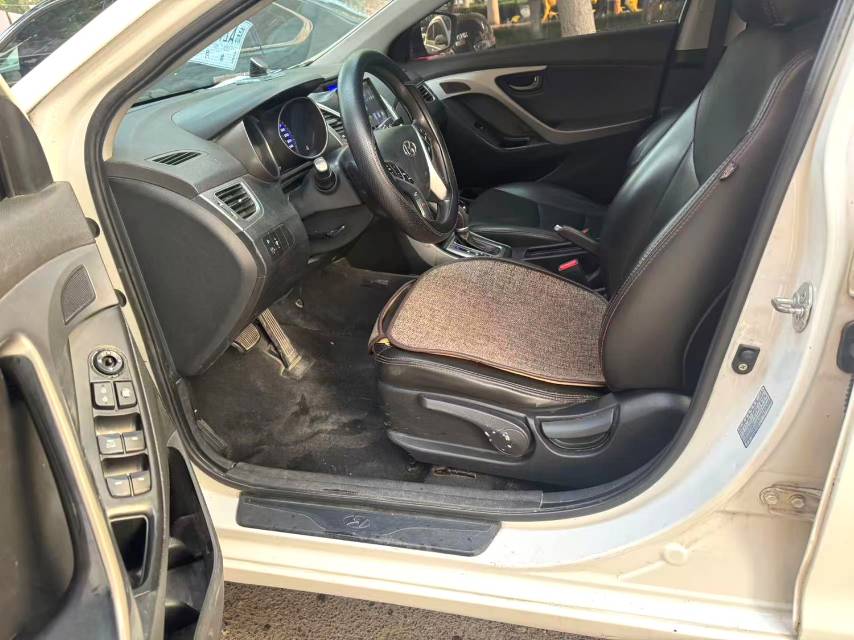 Hyundai 1,6 л, автоматическая коробка передач