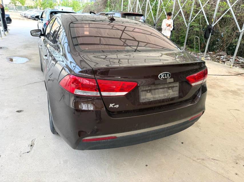 Kia K 4 1.8L Automatic GLS