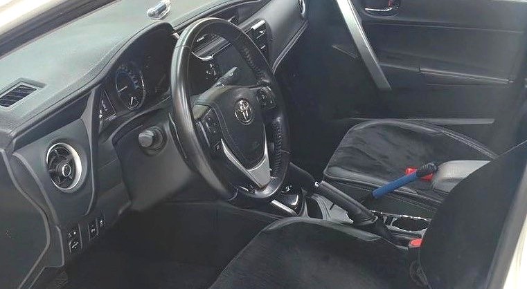 卡罗拉 Model Year 改款双擎 1.8L E CVT 精英版