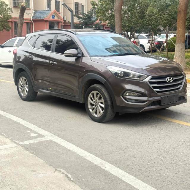 途胜 Model Year 1.6T 双离合两驱智能型
