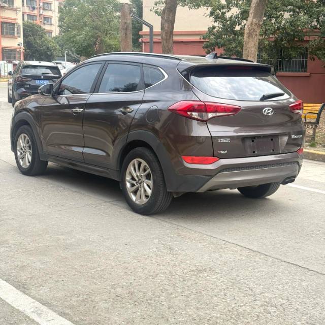 途胜 Model Year 1.6T 双离合两驱智能型