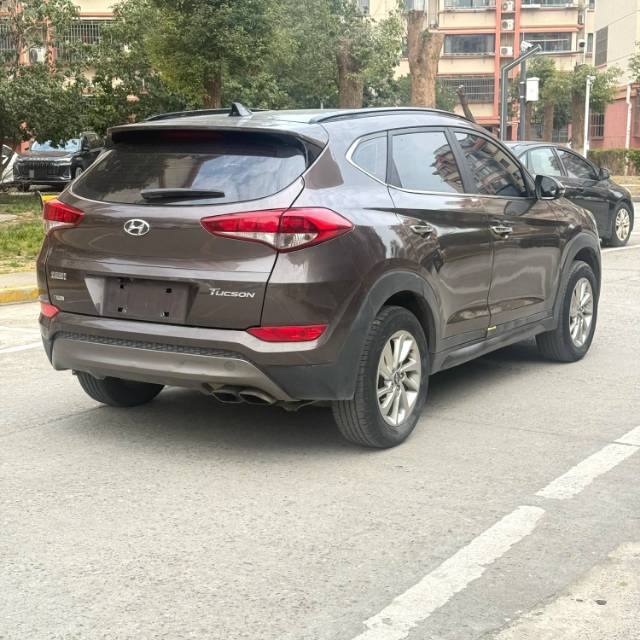 途胜 Model Year 1.6T 双离合两驱智能型