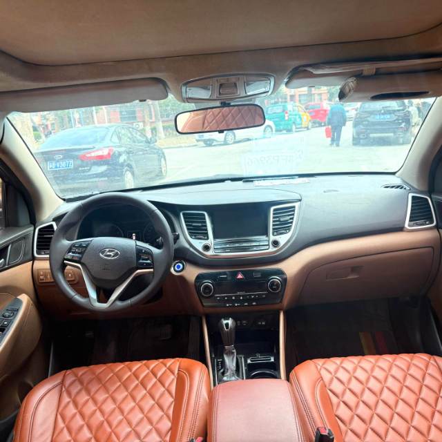 途胜 Model Year 1.6T 双离合两驱智能型