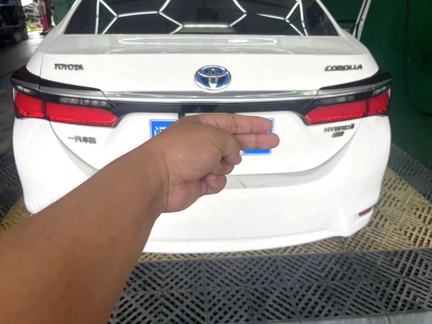 卡罗拉 Model Year 双擎 1.8L E CVT 智尚版