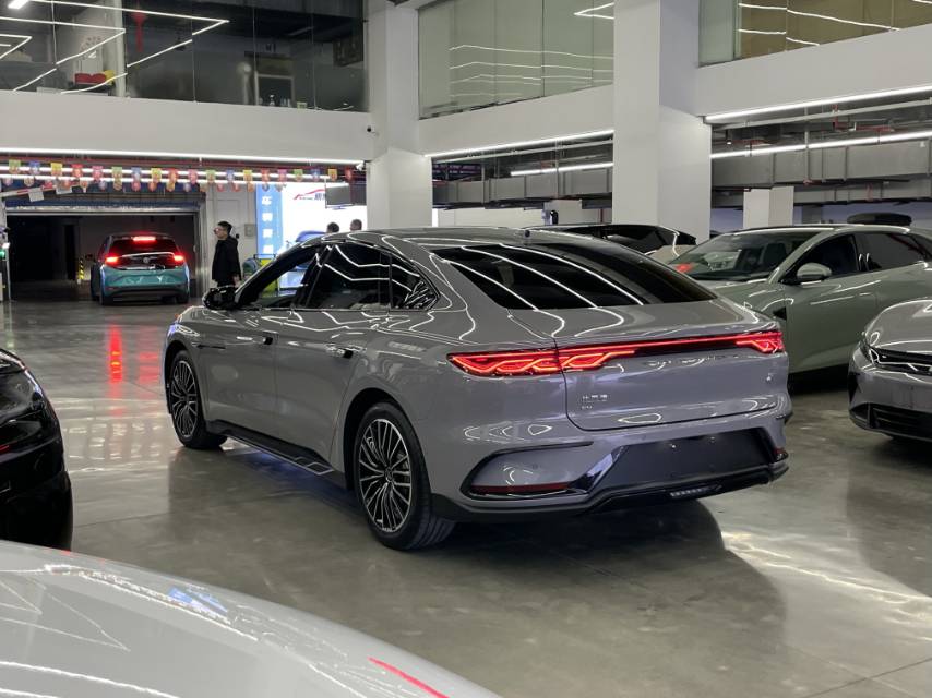 BYD Electric Vehicle 701KM