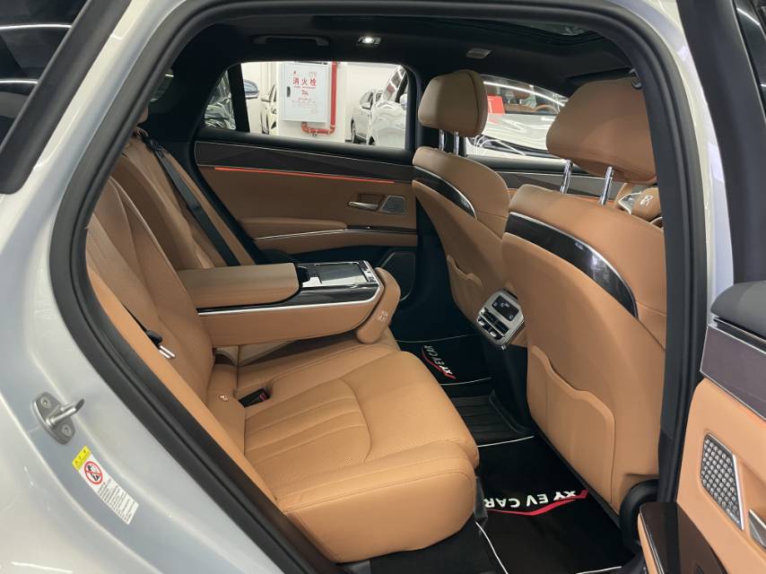 汉 L (Liter) Model Year Electric Vehicle 四驱激光雷达旗舰型