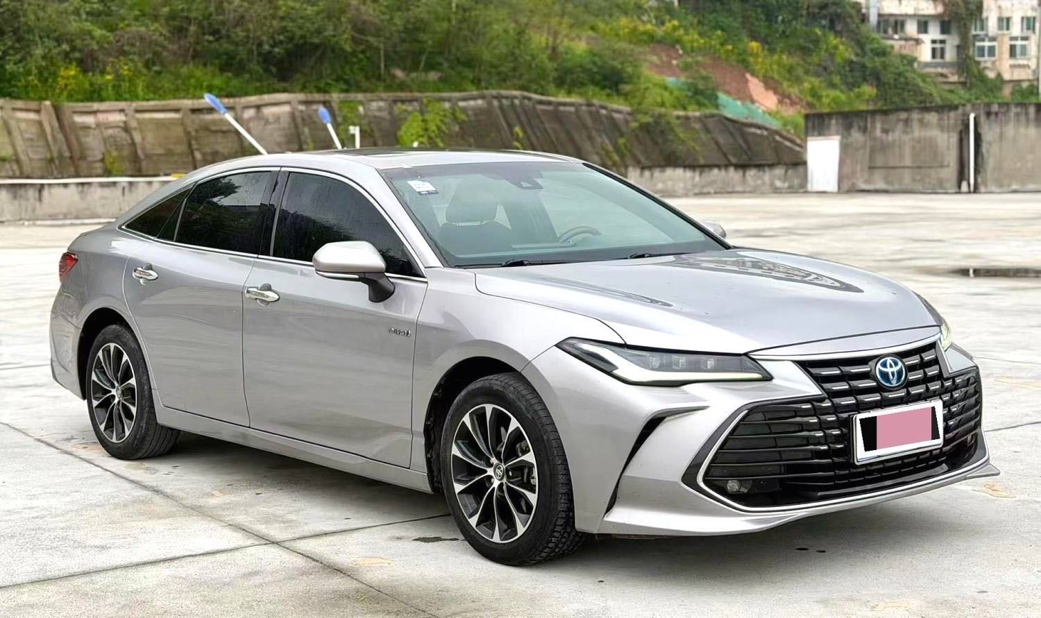 Toyota Avalon Hybrid 2.5L Luxury