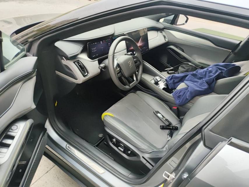 BYD L (Liter) Electric Vehicle 602km 4WD