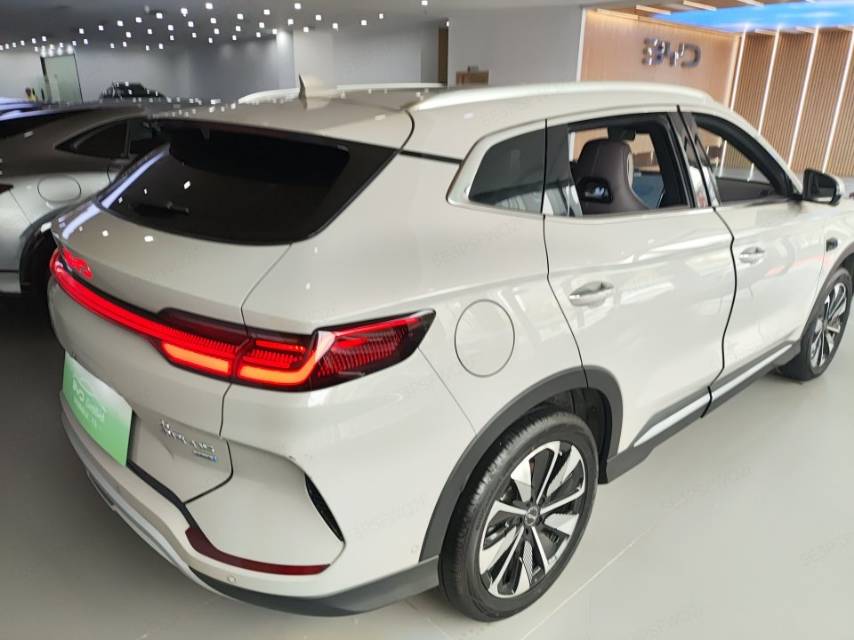 BYD PLUS New Energy Electric Vehicle 520km Premium
