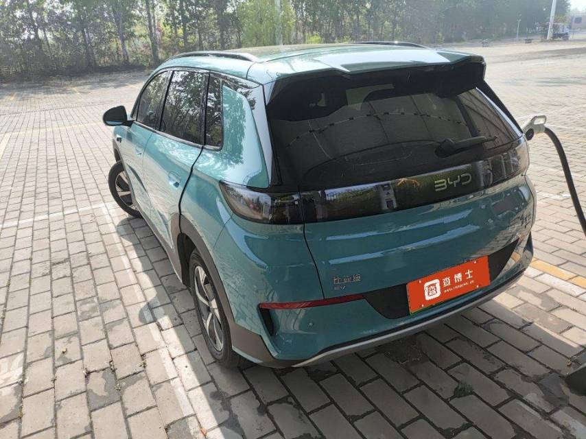 Электромобиль BYD 05 с запасом хода 520 км