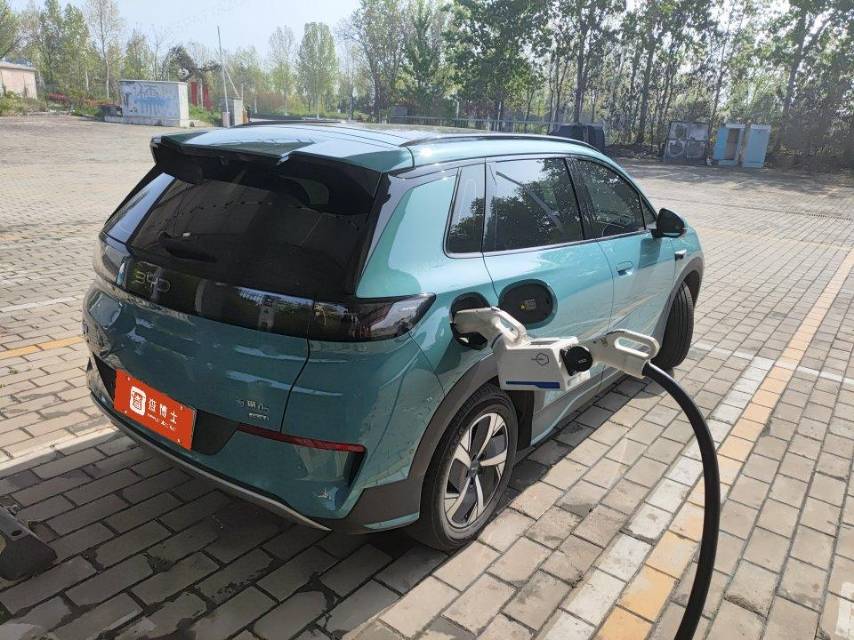 Электромобиль BYD 05 с запасом хода 520 км