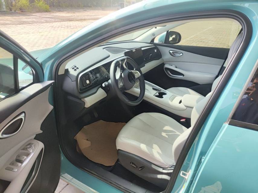 Электромобиль BYD 05 с запасом хода 520 км
