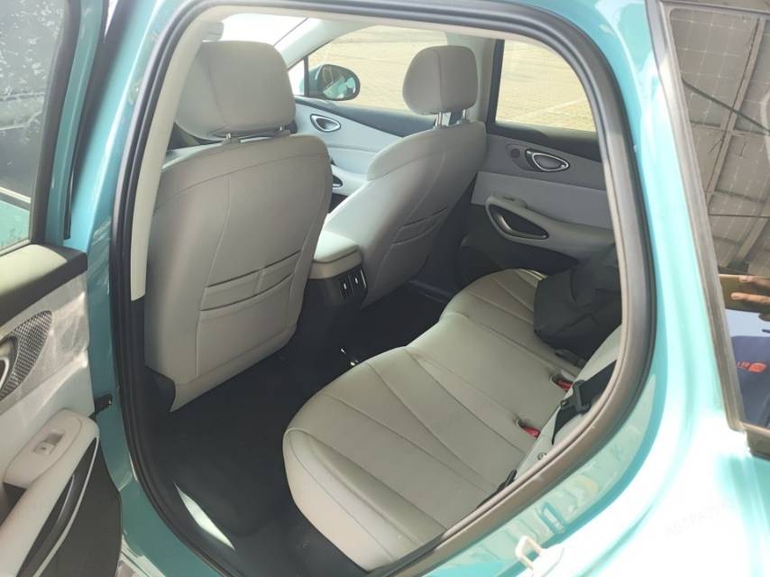 Электромобиль BYD 05 с запасом хода 520 км