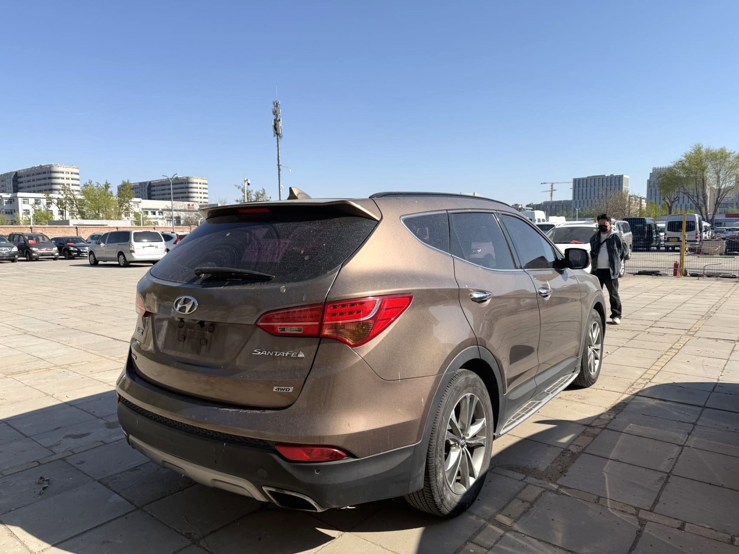 胜达 Model Year 2.0T 自动四驱顶级型 7 Seats