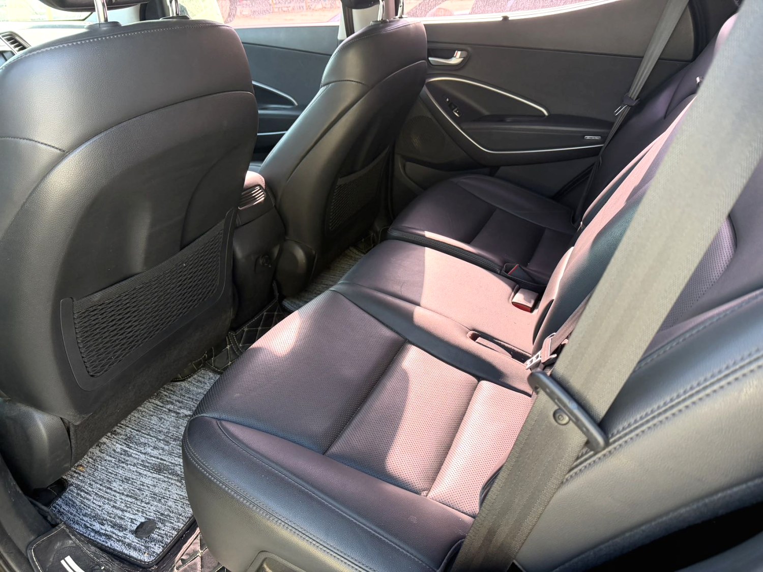 胜达 Model Year 2.0T 自动四驱顶级型 7 Seats