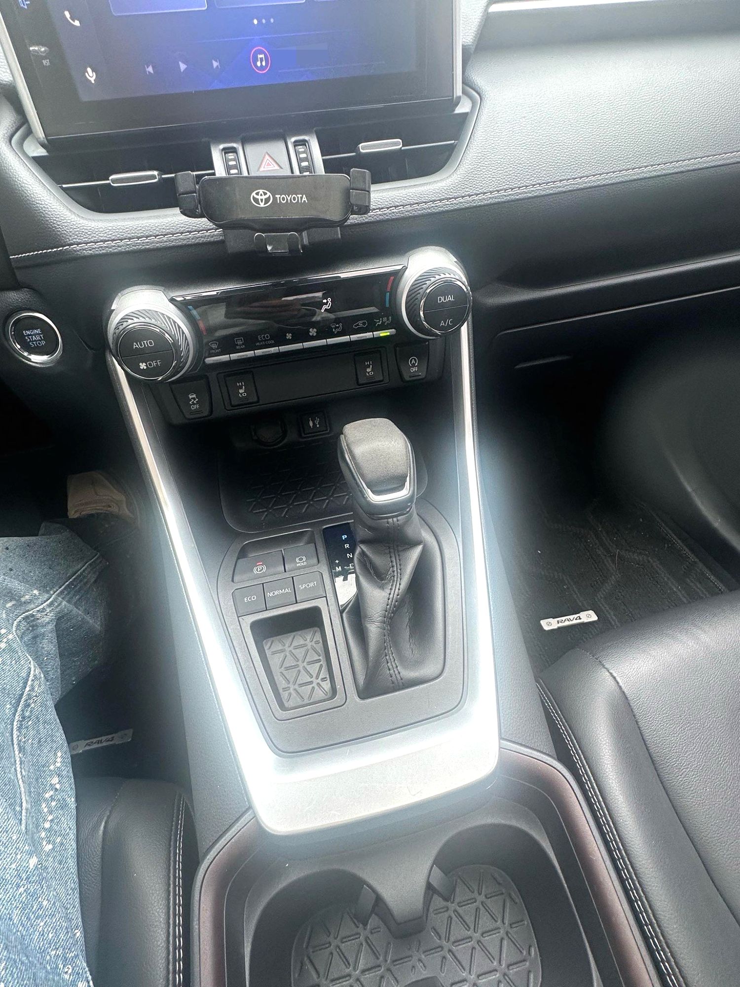 RAV 4 荣放 Model Year 2.0L CVT 两驱风尚 PLUS Version