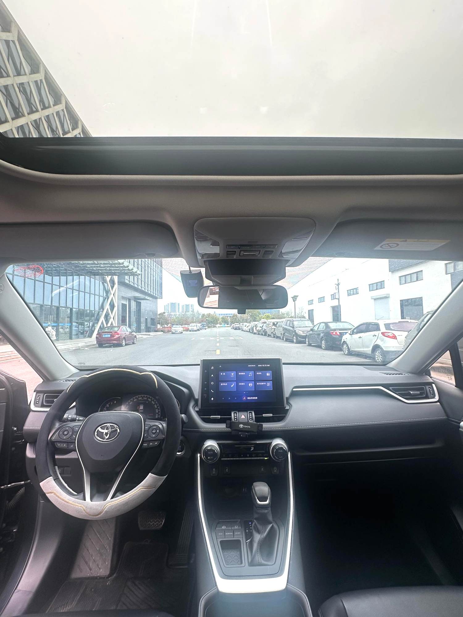 RAV 4 荣放 Model Year 2.0L CVT 两驱风尚 PLUS Version