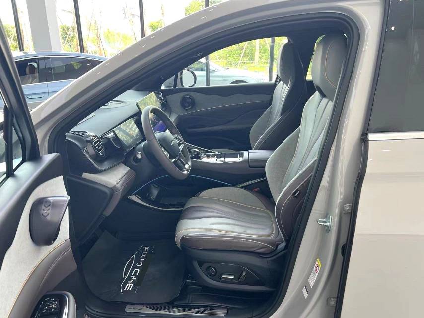 BYD 07 DM i 205KM Flagship