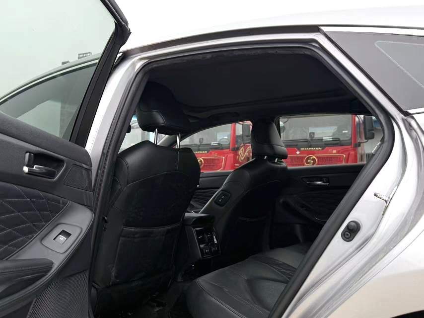 亚洲龙 Model Year 双擎 2.5L XLE 尊贵版