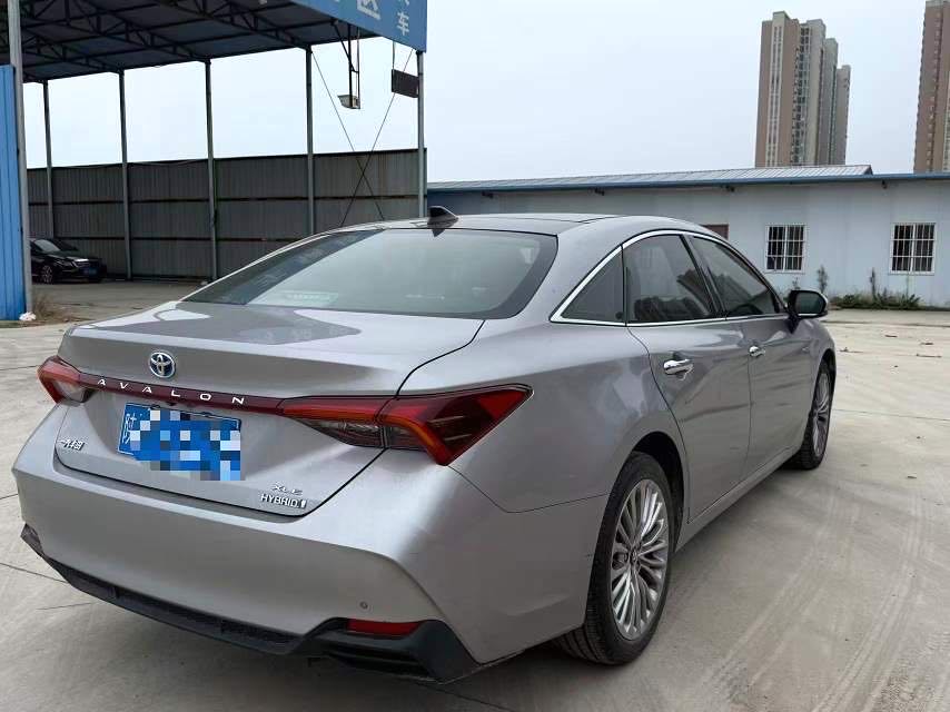 亚洲龙 Model Year 双擎 2.5L XLE 尊贵版