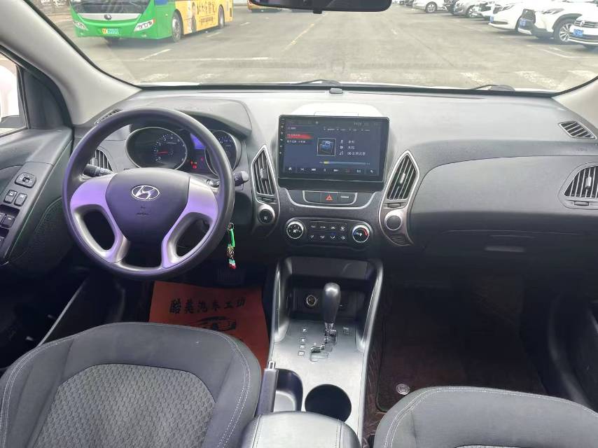 北京现代 ix 35 Model Year 2.0L 自动两驱智能型 国 V